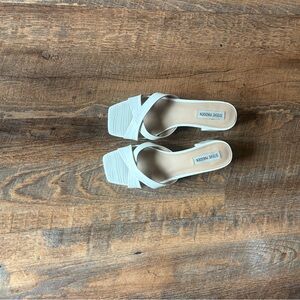 Steve Madden Women's Cream Sandals